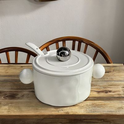 Stylish Heart-Shaped Ceramic Bowl with Double Handles Stainless Steel Lid Microwaveable