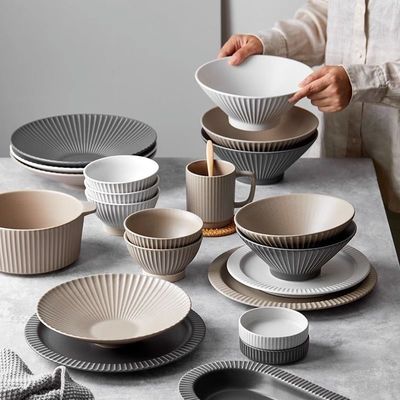 Nordic Modern Design Ceramic Tableware Set for Customized Color and Occasion Presents