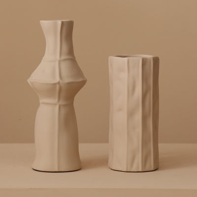 Small Porcelain Shell Vase Nordic Style Design for Gifts Stores and Commercial Buyers