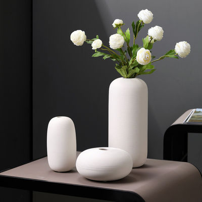 Modern Handcrafted Dry Flower Arrangement Vase in White Ceramic for Tabletop Decoration