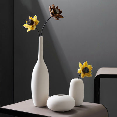 Modern Handcrafted Dry Flower Arrangement Vase in White Ceramic for Tabletop Decoration