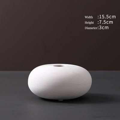 Modern Handcrafted Dry Flower Arrangement Vase in White Ceramic for Tabletop Decoration