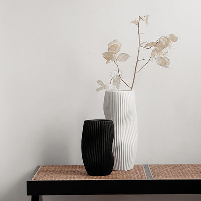 Modern Customized Color Porcelain Flower Arrangement Device with Water-Raised Design