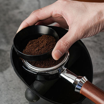 Magnetic Coffee Dosing Funnel for Fast and Easy Espresso Preparation in Restaurants