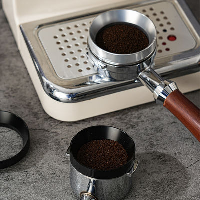 Magnetic Coffee Dosing Funnel for Fast and Easy Espresso Preparation in Restaurants