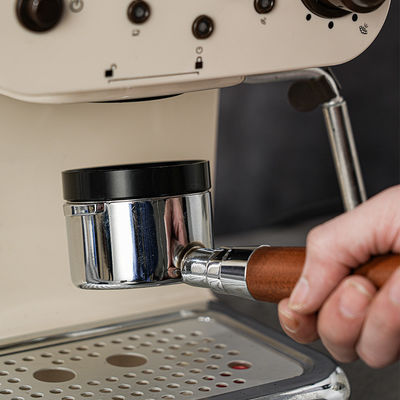 Magnetic Coffee Dosing Funnel for Fast and Easy Espresso Preparation in Restaurants