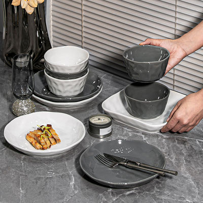 Custom Size Ceramic Dinnerware Set with Elegant European Style and Disposable Option
