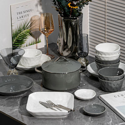 Custom Size Ceramic Dinnerware Set with Elegant European Style and Disposable Option
