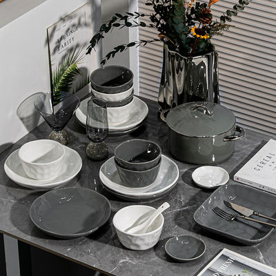 Custom Size Ceramic Dinnerware Set with Elegant European Style and Disposable Option