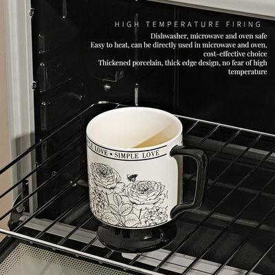 Upgrade Your Party Experience with this 430ml Capacity Retro Style Milk Mug and Spoon