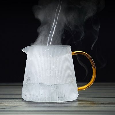 1000ml Capacity Borosilicate Glass Milk Jugs with Classic Design Heat Resistant Handle Customized Size