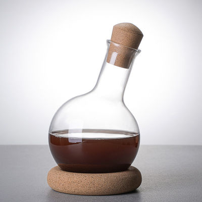 Quick Pour Red Wine Decanter Hand-Blown Borosilicate Glass Classic Design Style Quantity 1