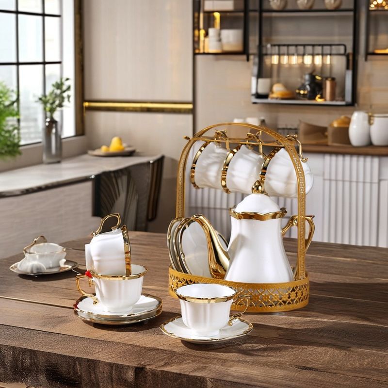 Vintage Gold Ceramic Tea Cup Set European Luxury Style with Elegant Porcelain Saucer