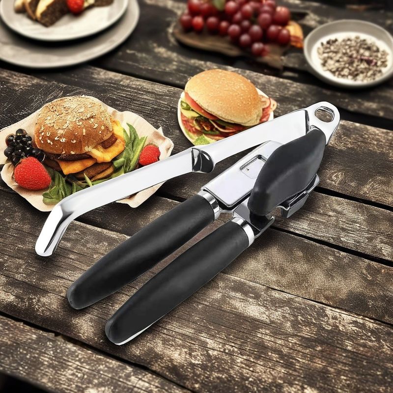 Home Usage Stainless Steel Custom Easy Crank Manual Can Beer Bottle Opener with Iron Logo