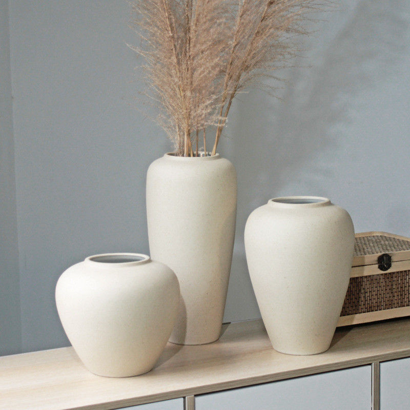 Home Decoration Pieces Ceramic Vase with Modern Art Deco Design and Customized Color