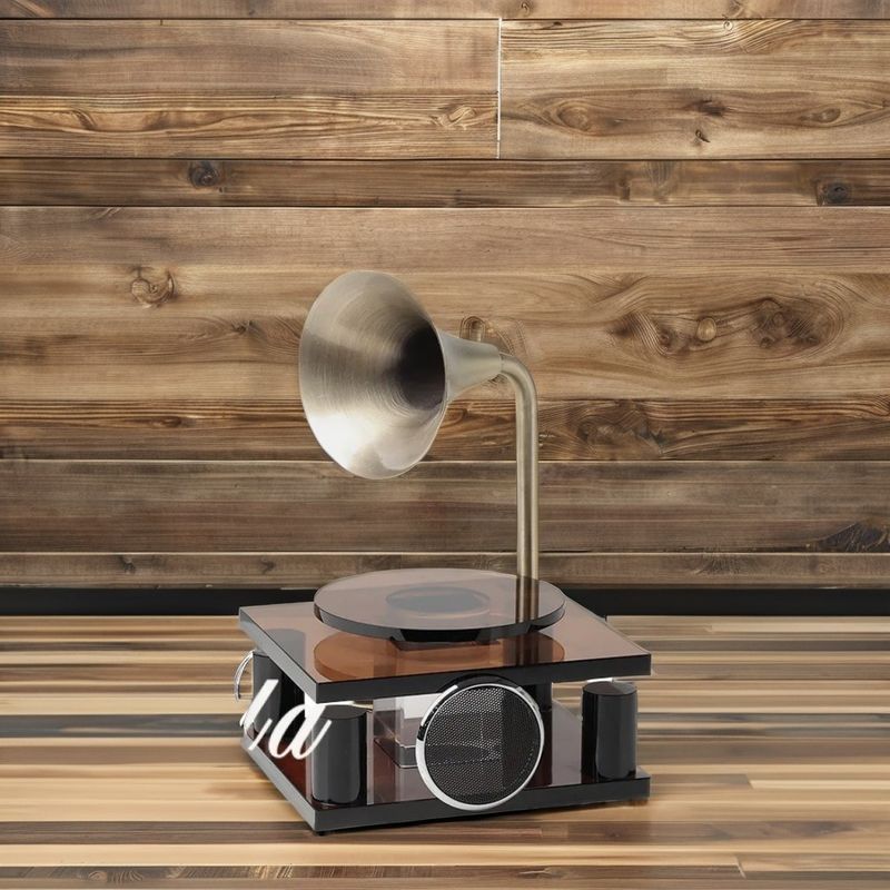 Art Deco Desktop Ornament Elegant Ash Crystal Retro Record Player with Abstract Engraved Design