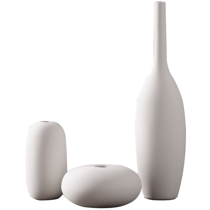 Modern Handcrafted Dry Flower Arrangement Vase in White Ceramic for Tabletop Decoration