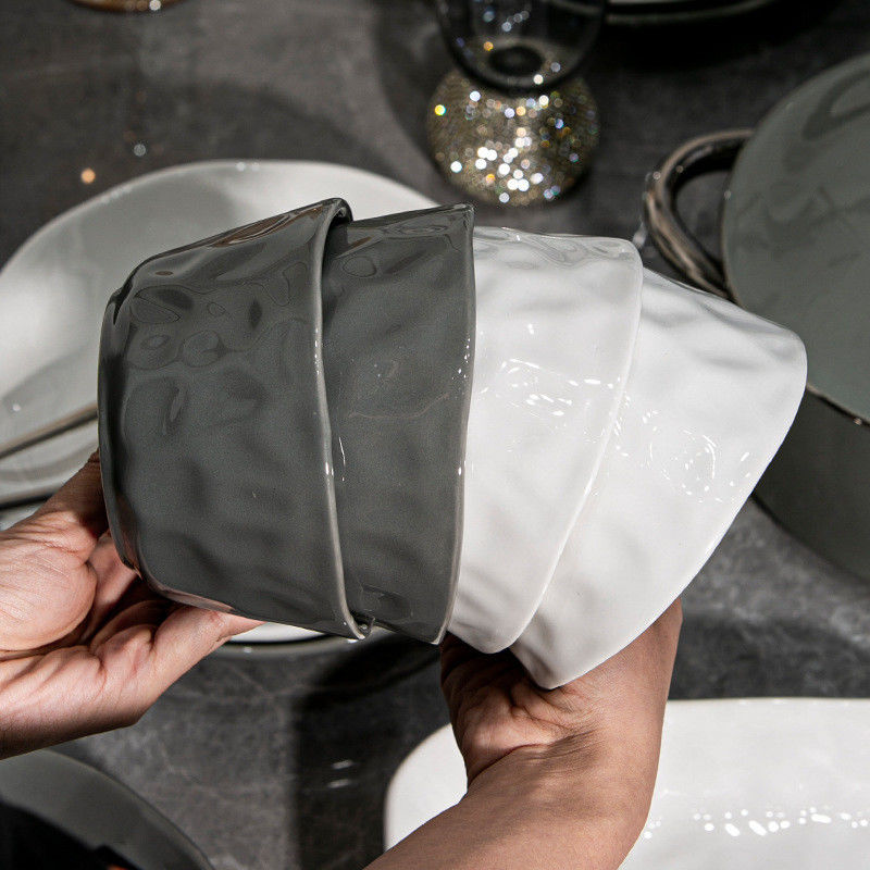 Custom Size Ceramic Dinnerware Set with Elegant European Style and Disposable Option