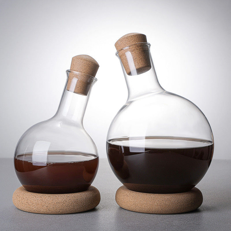 Quick Pour Red Wine Decanter Hand-Blown Borosilicate Glass Classic Design Style Quantity 1